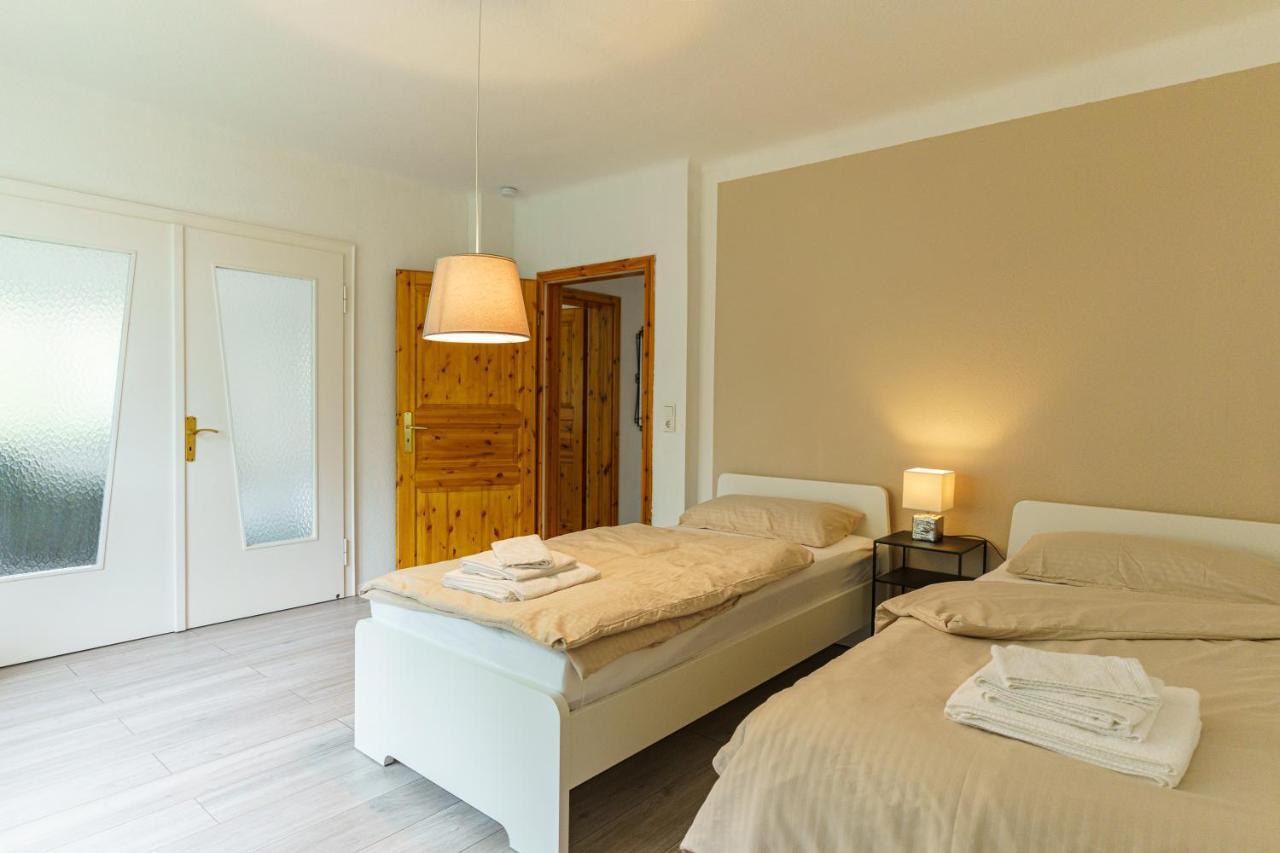 Grosszuegiges Apartment Mit Balkon Fuer Monteure Und Feriengaeste 迪林根安得萨尔 外观 照片