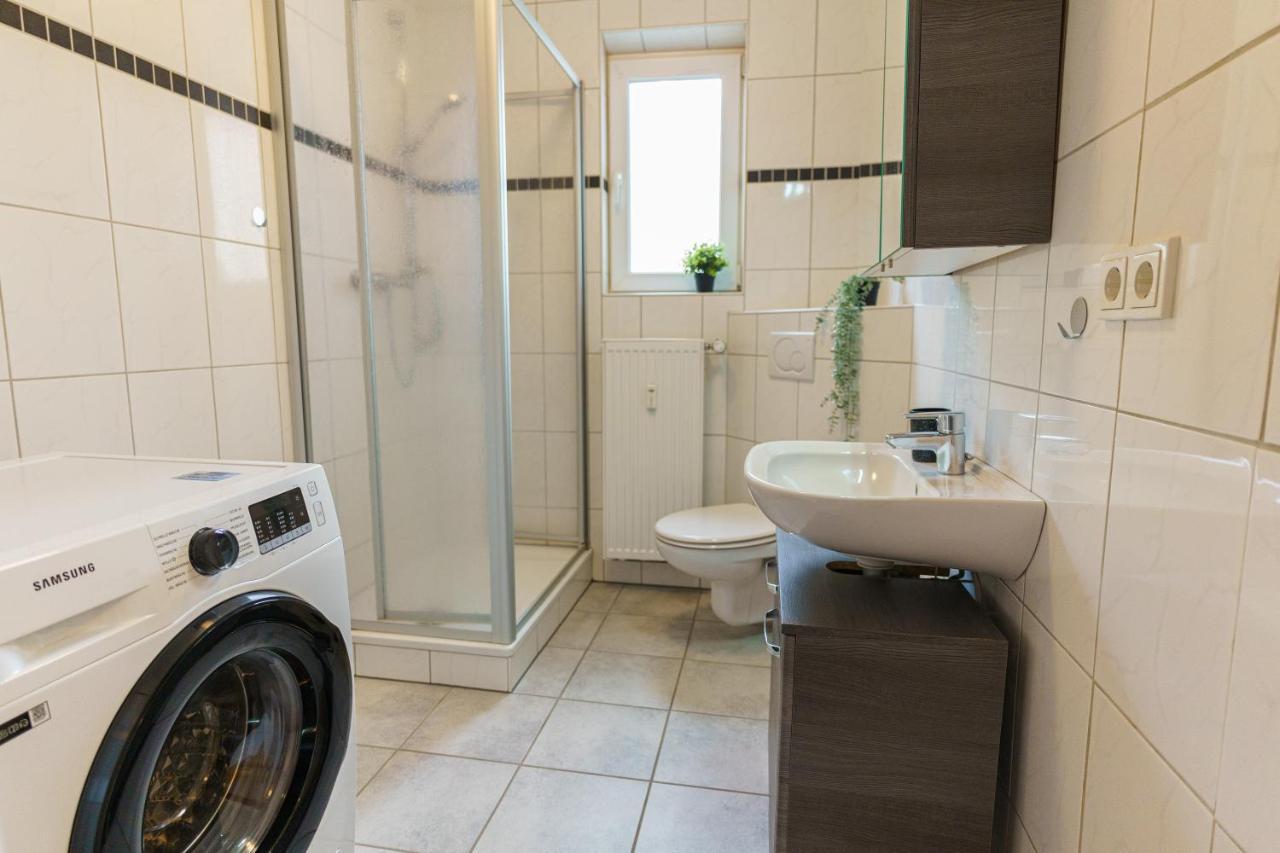 Grosszuegiges Apartment Mit Balkon Fuer Monteure Und Feriengaeste 迪林根安得萨尔 外观 照片