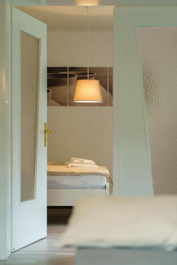 Grosszuegiges Apartment Mit Balkon Fuer Monteure Und Feriengaeste 迪林根安得萨尔 外观 照片