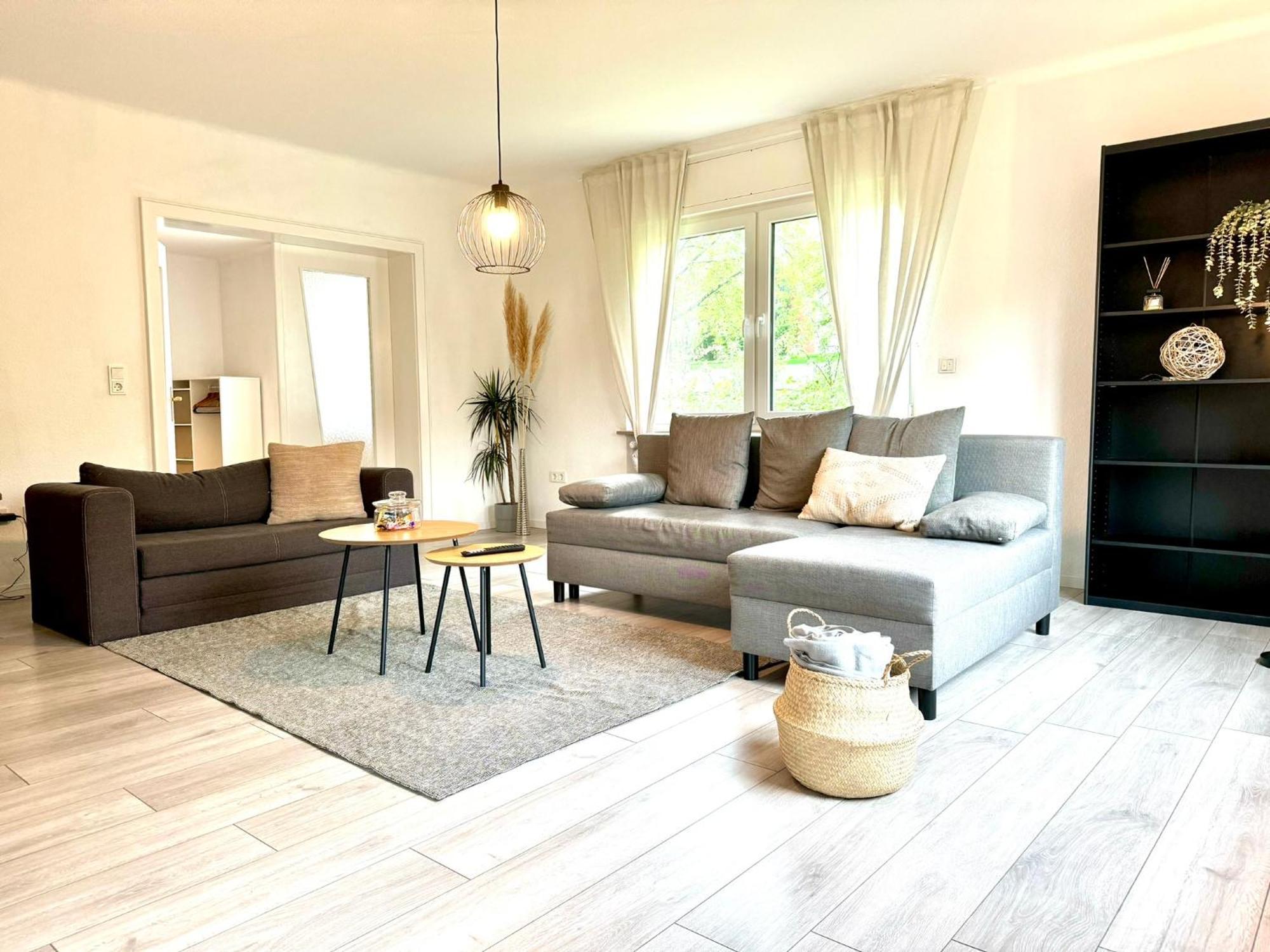 Grosszuegiges Apartment Mit Balkon Fuer Monteure Und Feriengaeste 迪林根安得萨尔 外观 照片