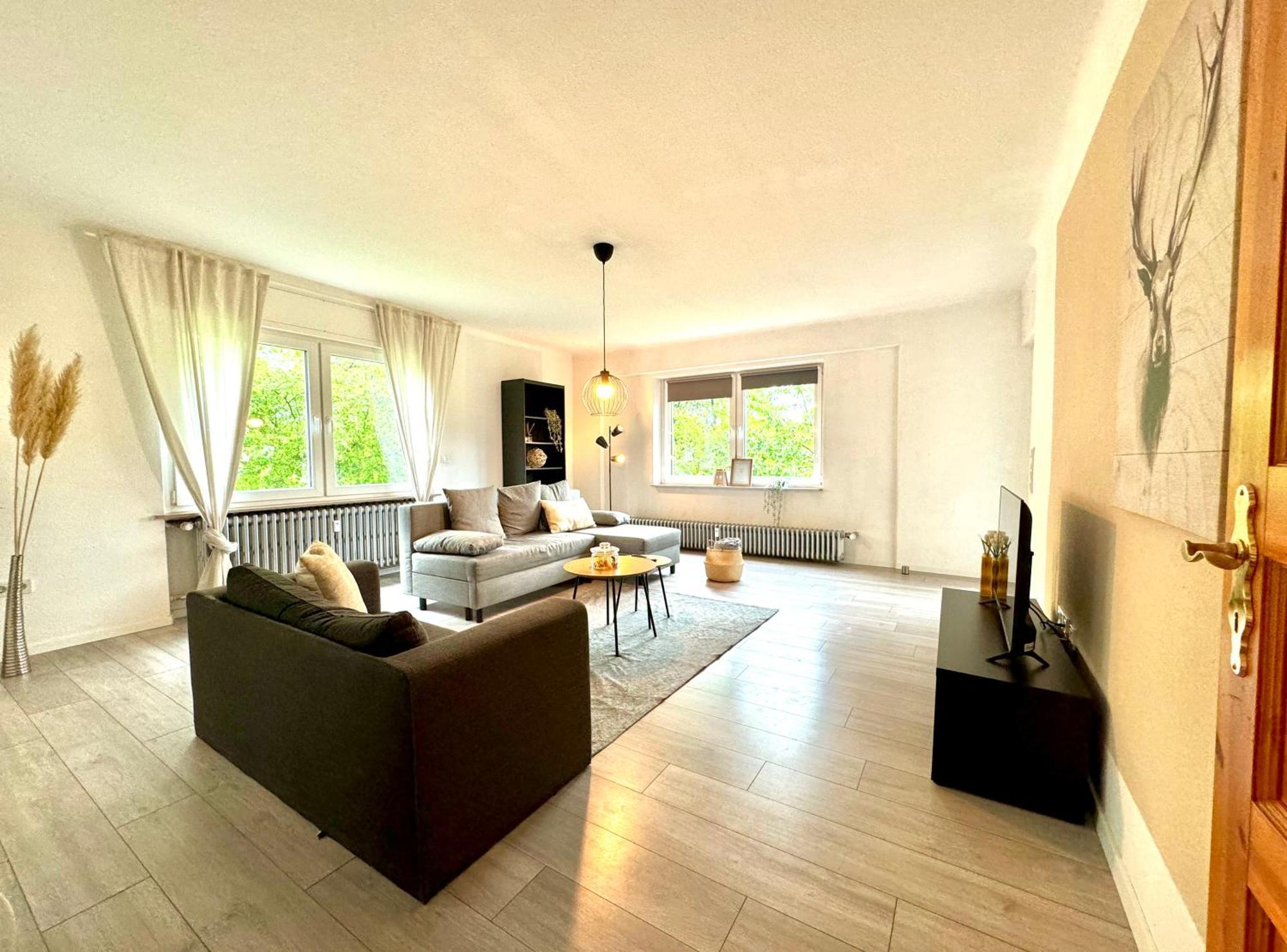 Grosszuegiges Apartment Mit Balkon Fuer Monteure Und Feriengaeste 迪林根安得萨尔 外观 照片